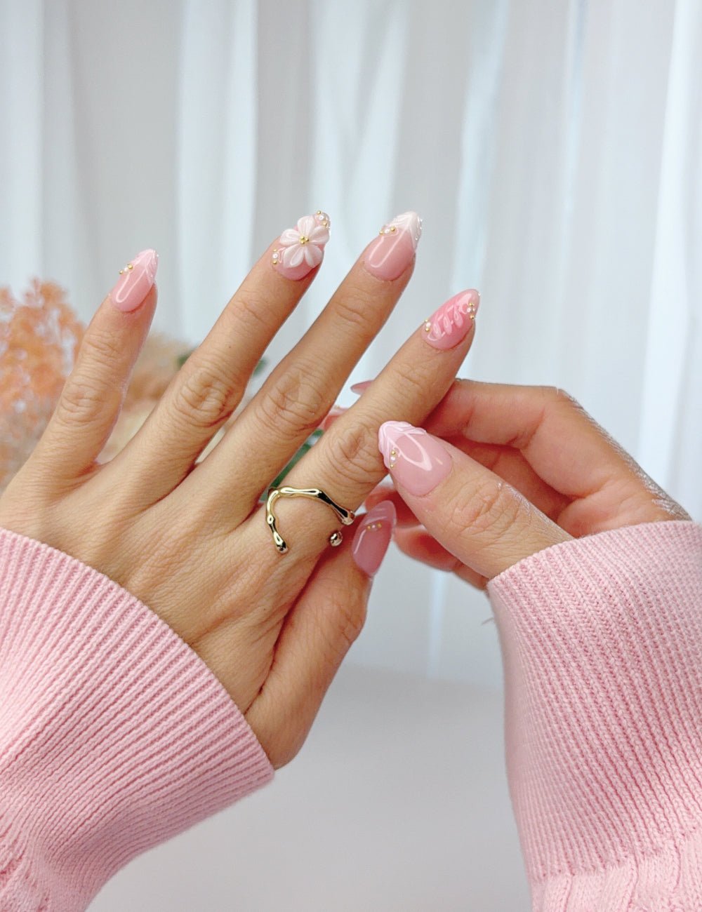 Pink 3D Flower Press On Nails Handmade Reusable Fake Nails Short Almond