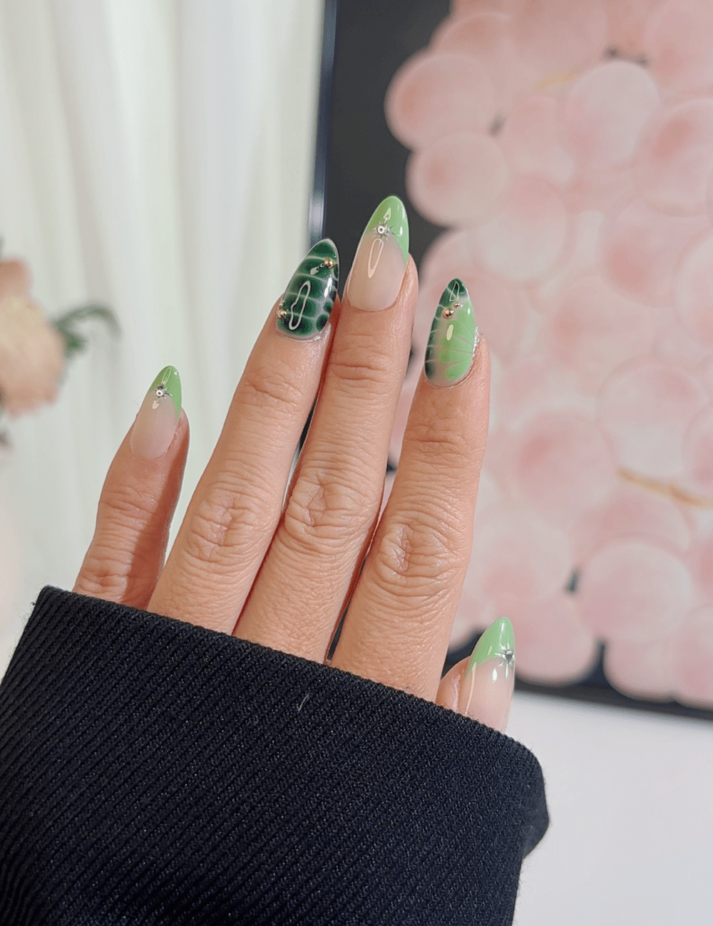 Green Leaf Gradient Press-On Nails | Medium Almond Reusable