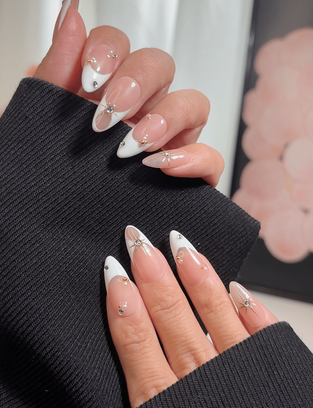 White French Starburst Press-On Nails – Medium Almond Elegance
