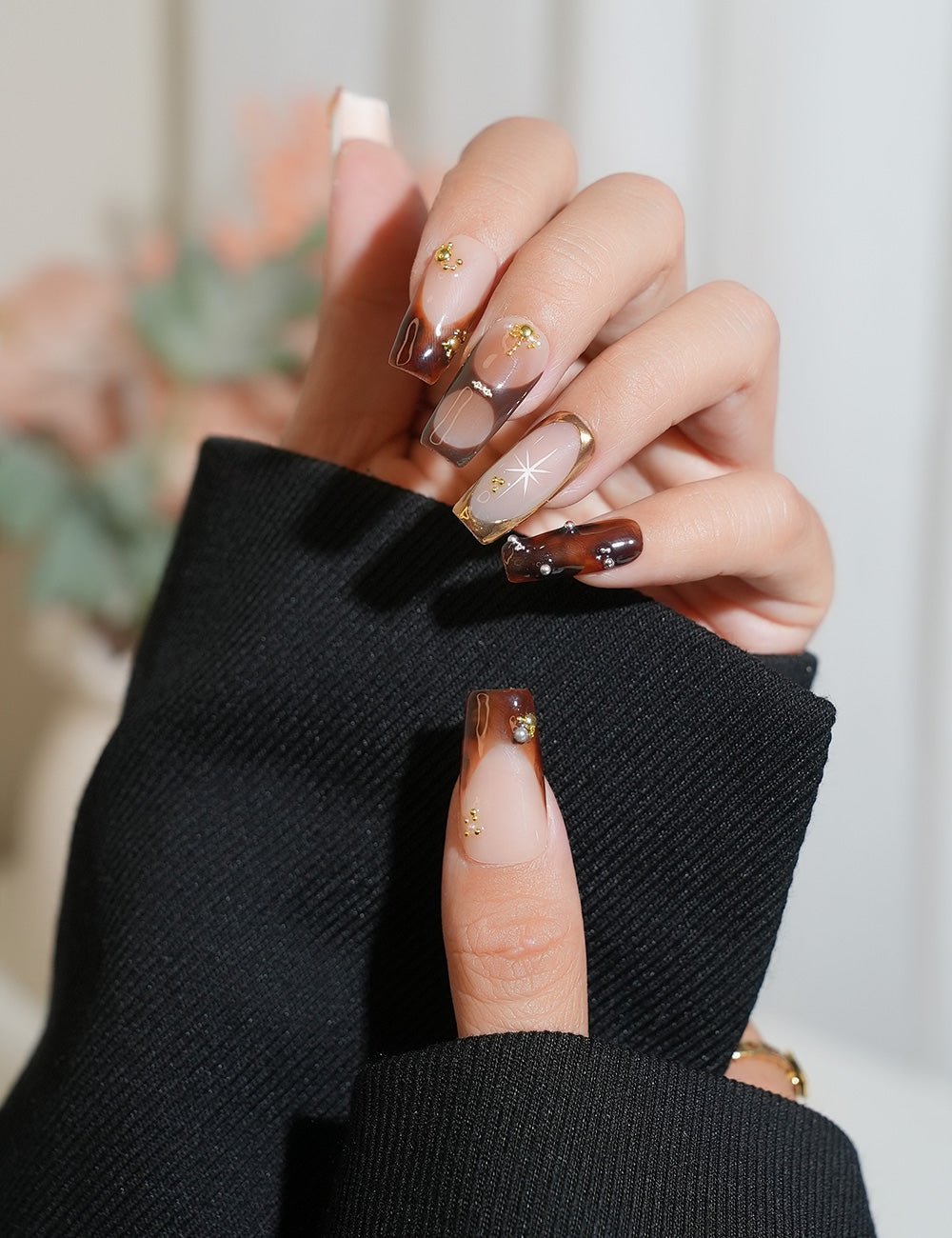 Mocha Bloom – Brown Marble & Gold Press-On Nails | Medium Square