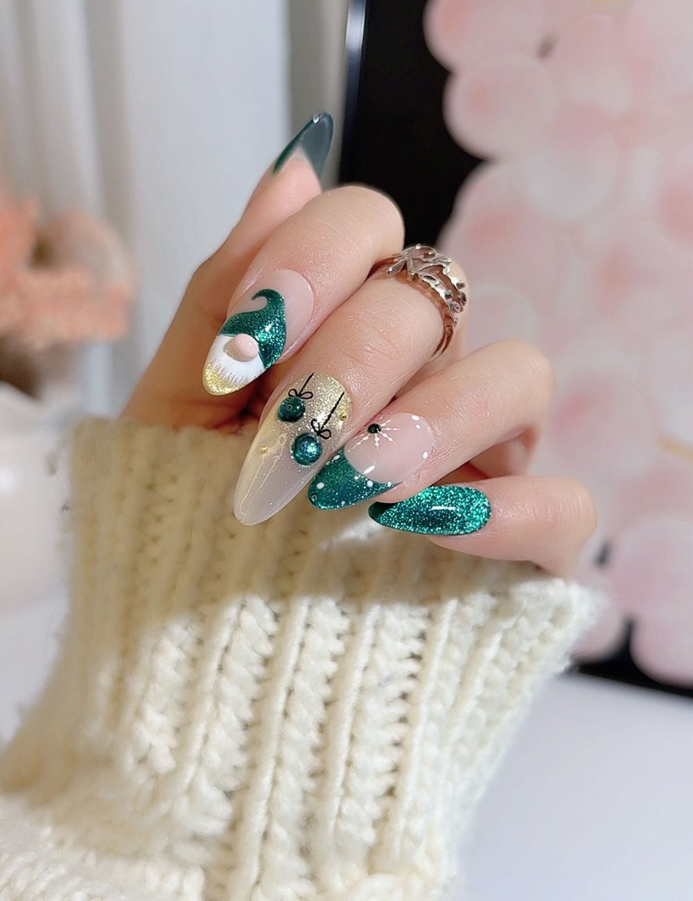 Emerald Christmas Almond Press-On Nails | CHICNAILS