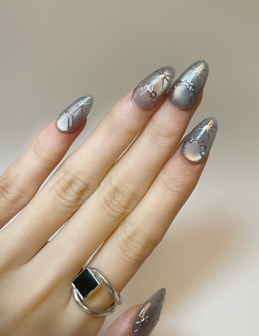 Silver Eclipse – Metallic Grey Starry Press-On Nails