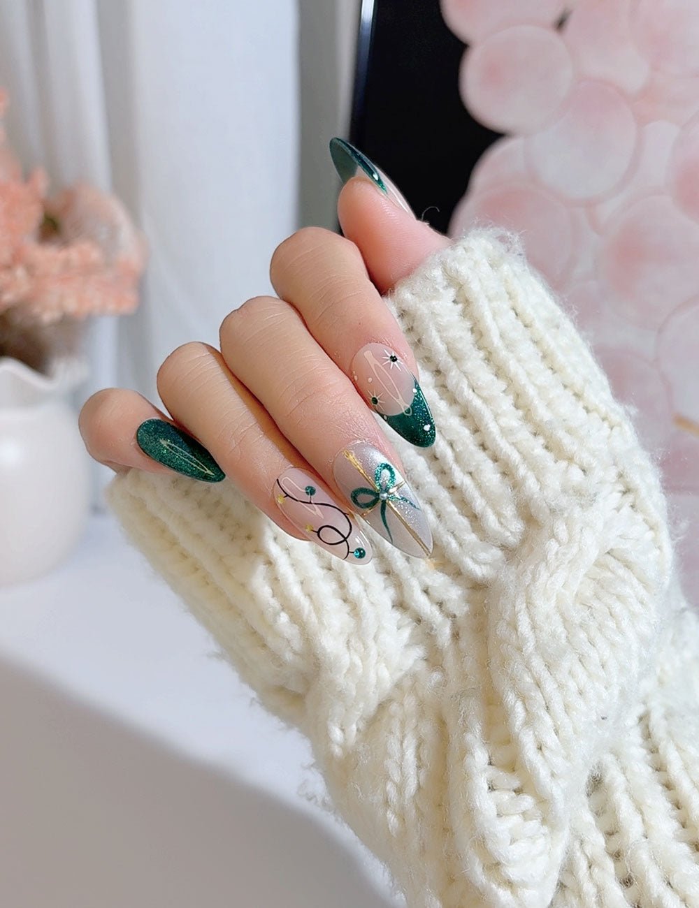Emerald Christmas Almond Press-On Nails | CHICNAILS