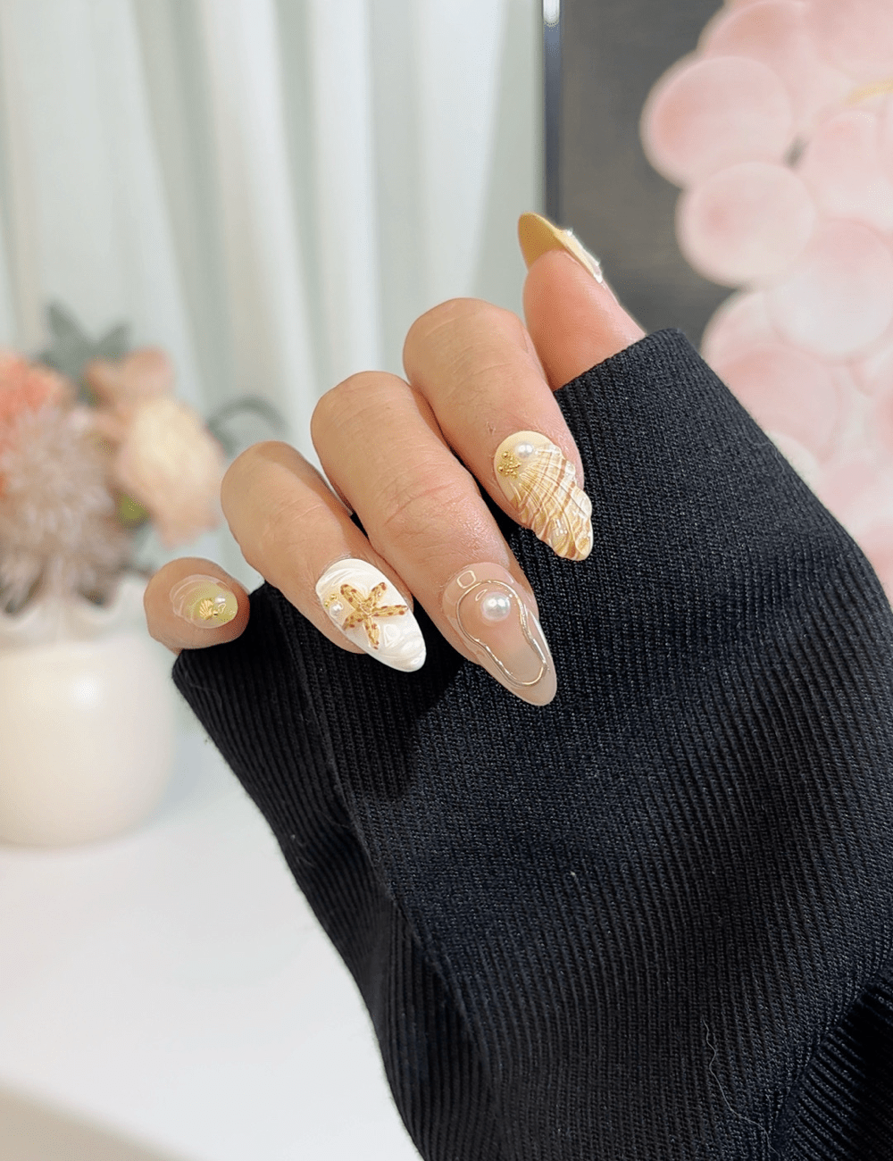 Seashell & Starfish Pearl Press-On Nails – Medium Almond
