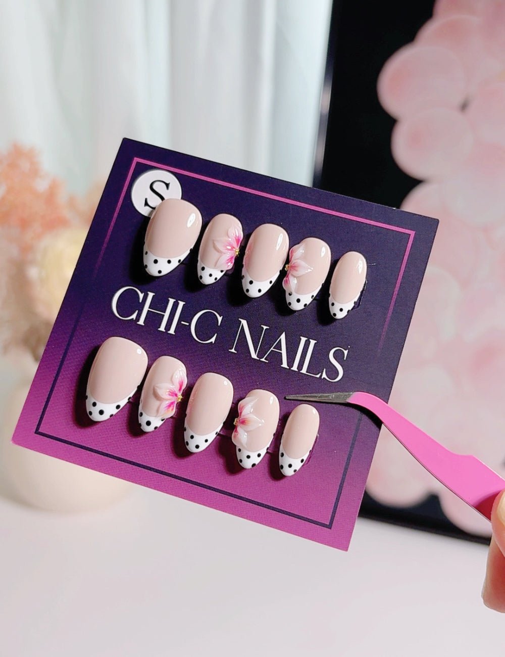 Short Almond French Tip Press-On Nails – Nude Pink Floral Minimalist Nails