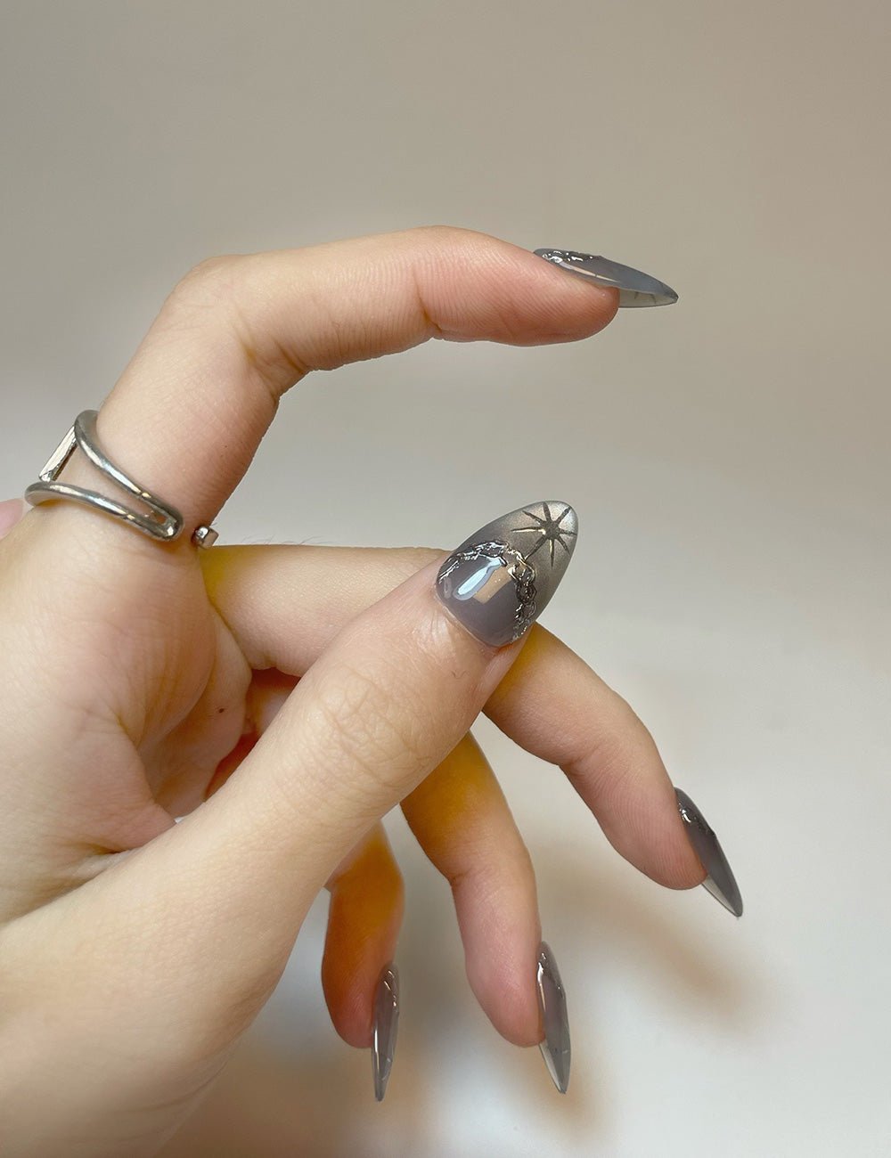 Silver Eclipse – Metallic Grey Starry Press-On Nails