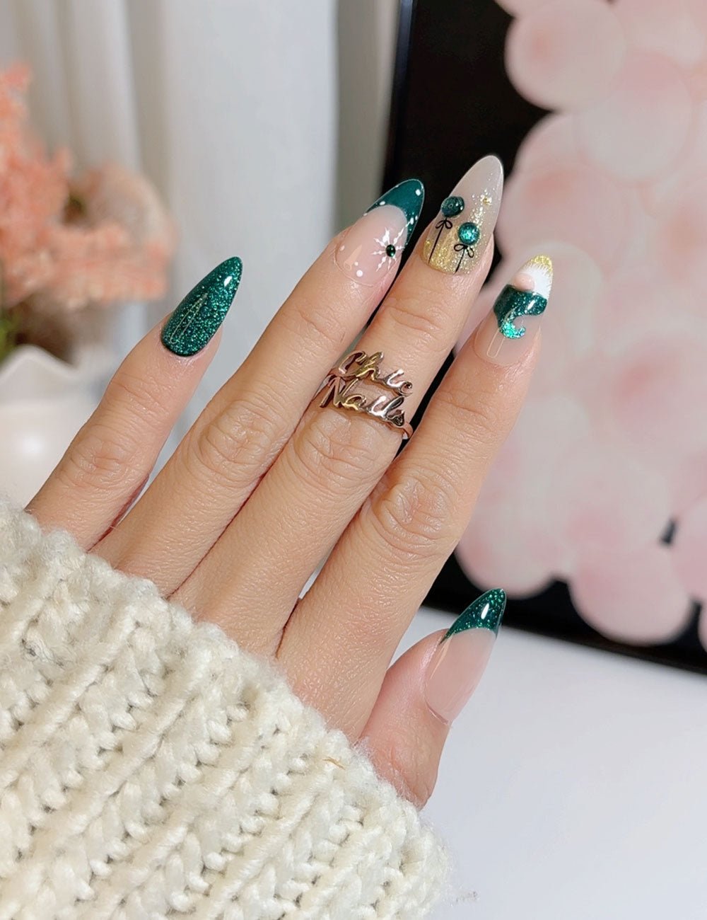 Emerald Christmas Almond Press-On Nails | CHICNAILS