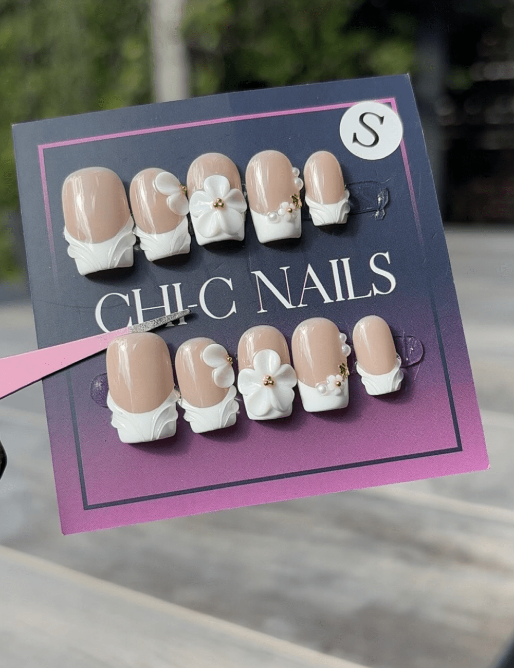 White 3D Floral French Press-On Nails – Short Square with Pearls & Gold Accents