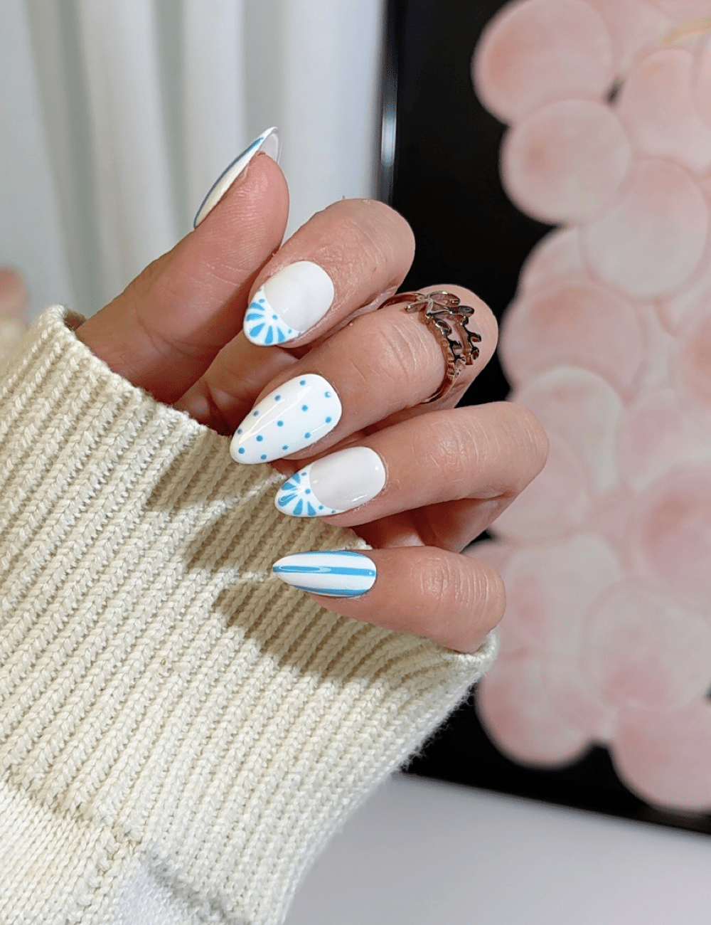 Blue Candy Stripe Press-On Nails – Fun Retro Pop | CHICNAILS
