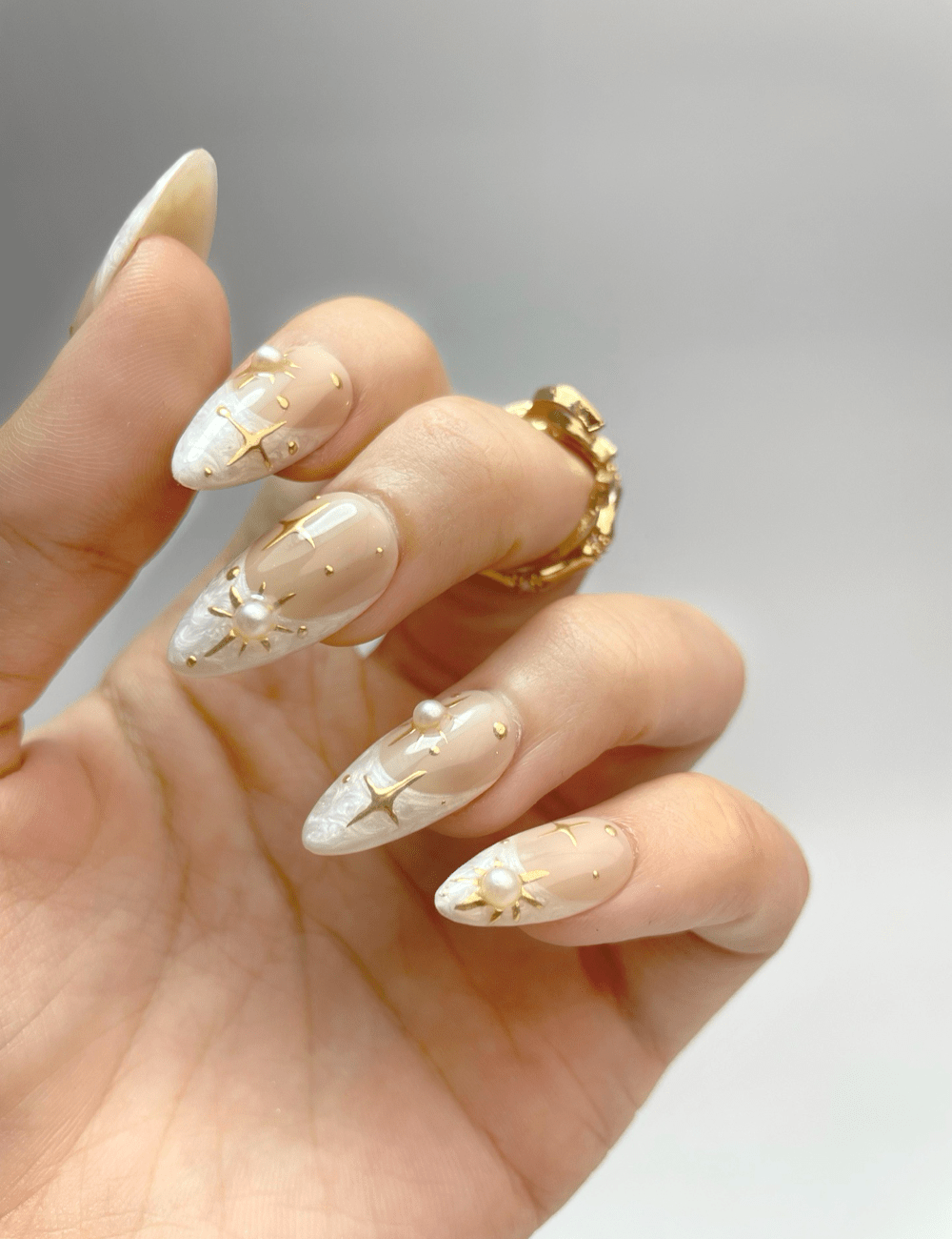 Twilight Bows – 3D Star & Ribbon Cream Nails