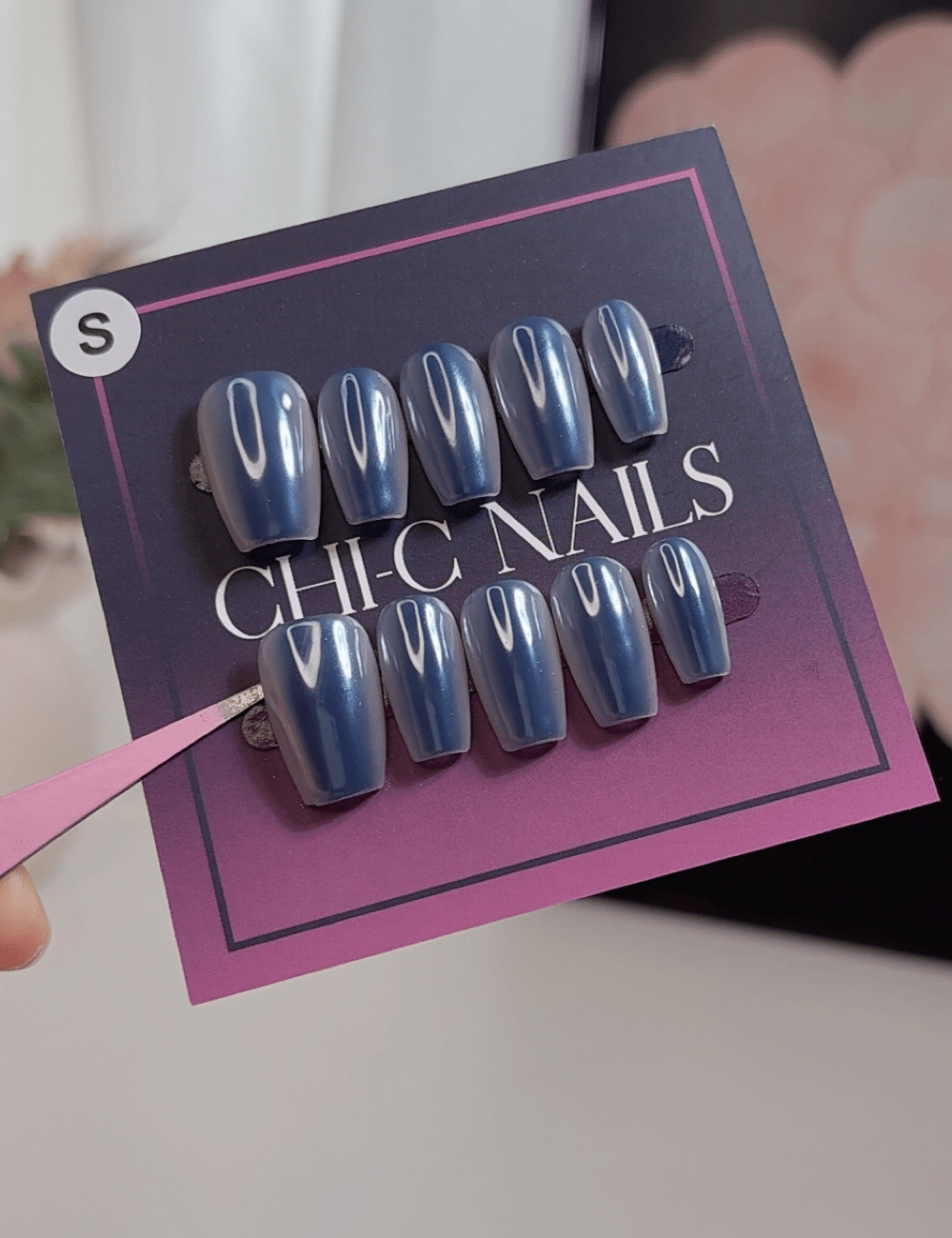Icy Blue Ombré Press-On Nails – Short Square