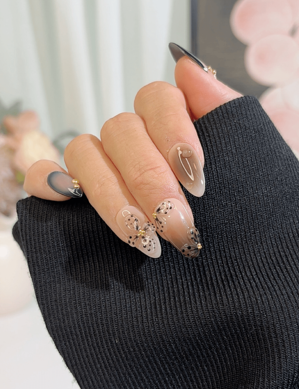 Black Butterfly Floral Ombre Press-On Nails – Medium Almond