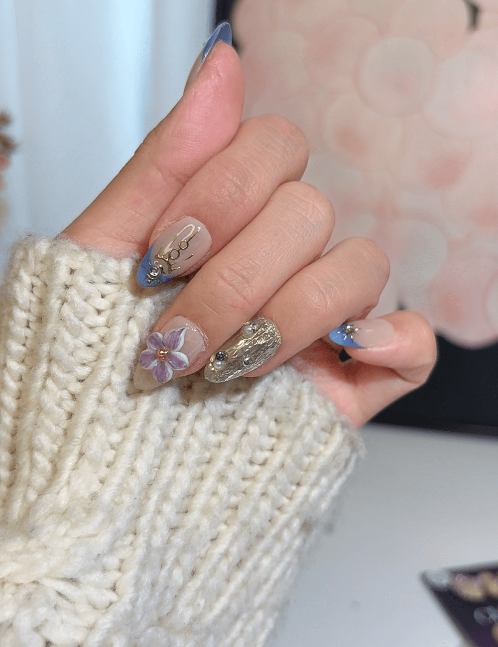 Midnight Bloom & Molten Gold – Short Almond