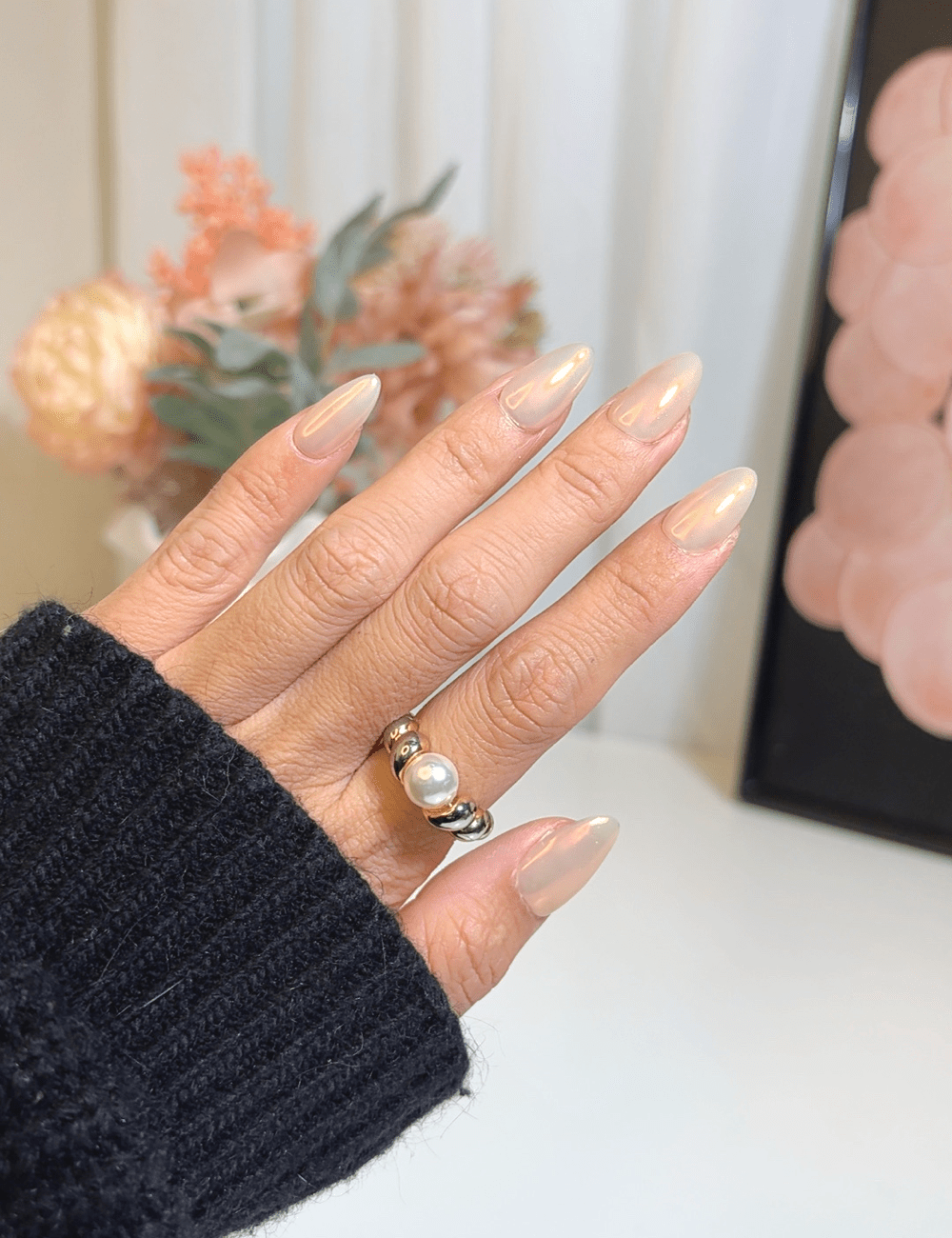 Milky Nude Glaze Nails – Short Almond