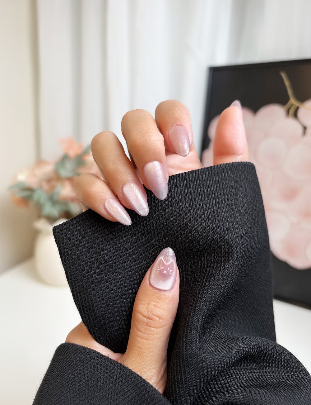 Soft Kitty Short Almond Press-On Nails – Pink Cat Eye Design