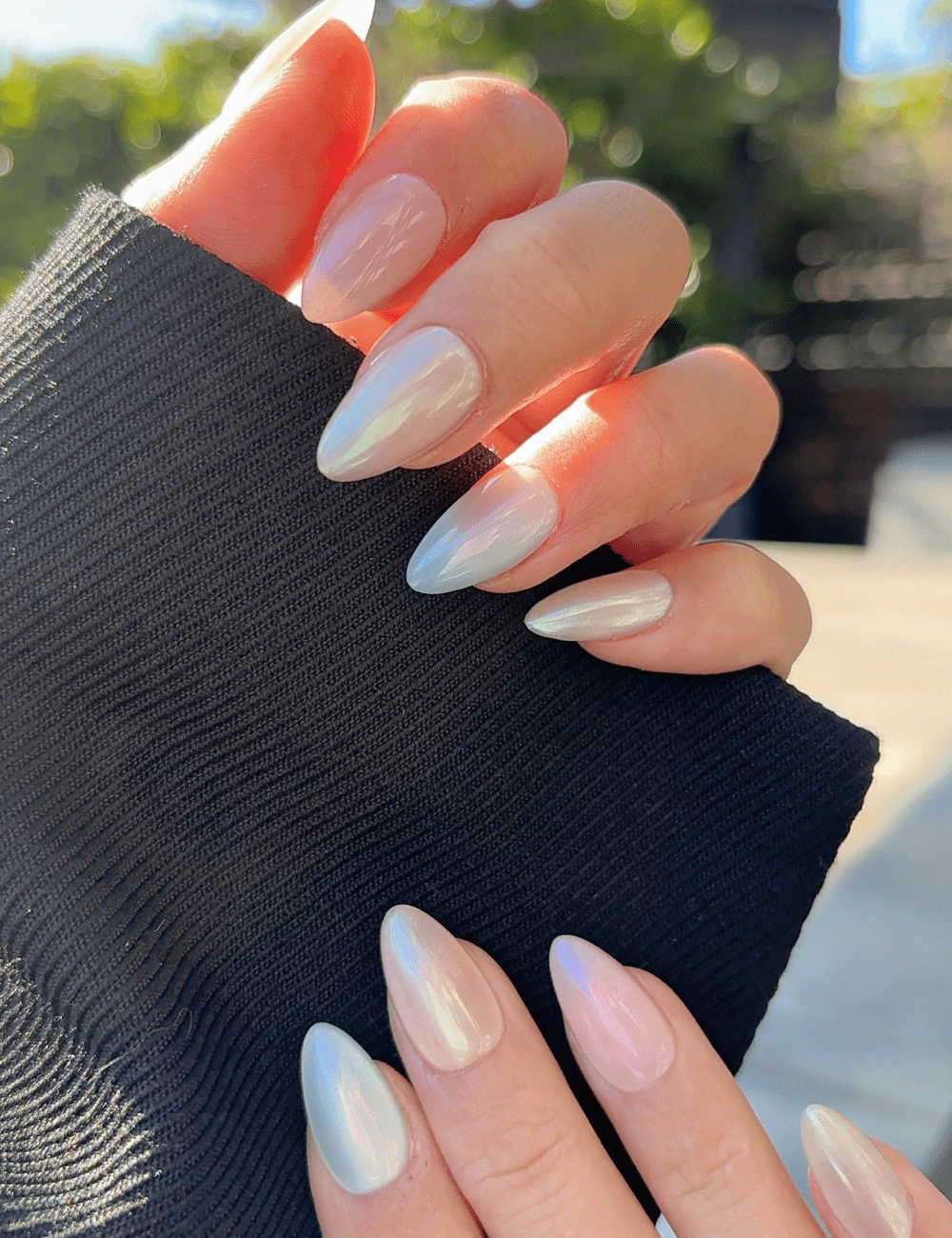 Short Iridescent Chrome Press-On Nails – Pink & Blue Aurora Glow