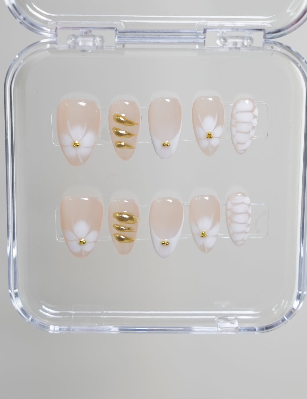 Luxe White 3D Floral 4040