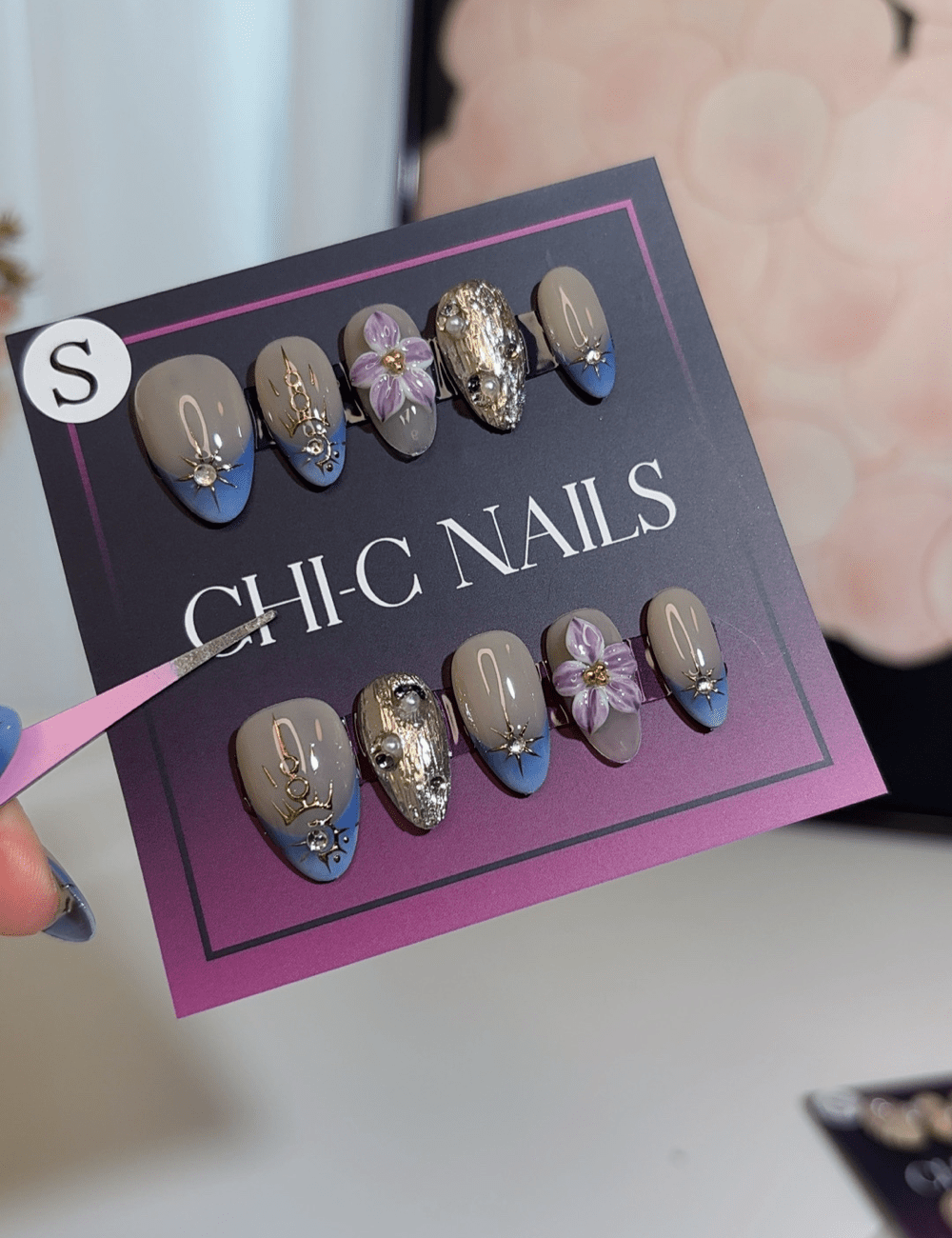 Midnight Bloom & Molten Gold – Short Almond
