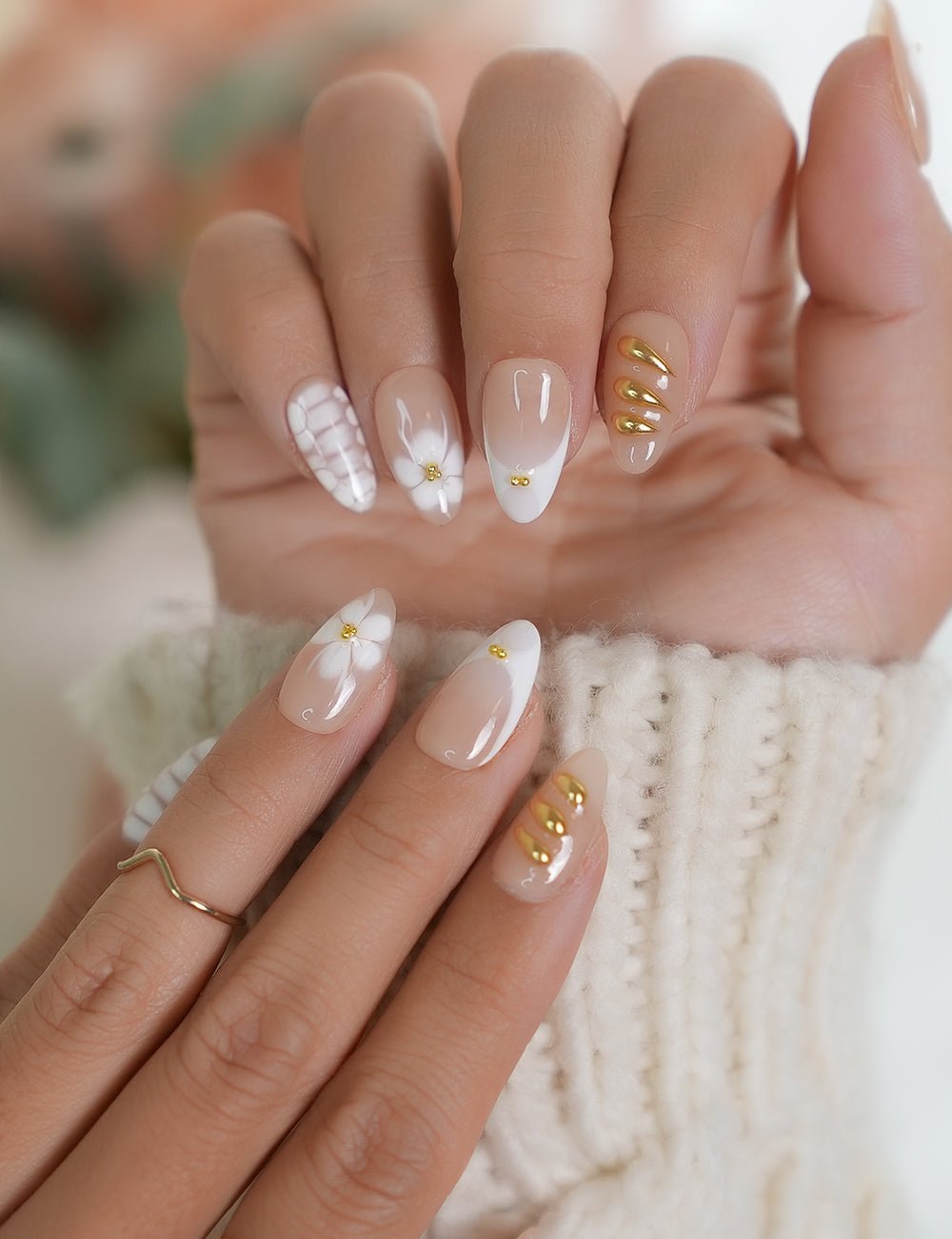 Luxe White 3D Floral 4040