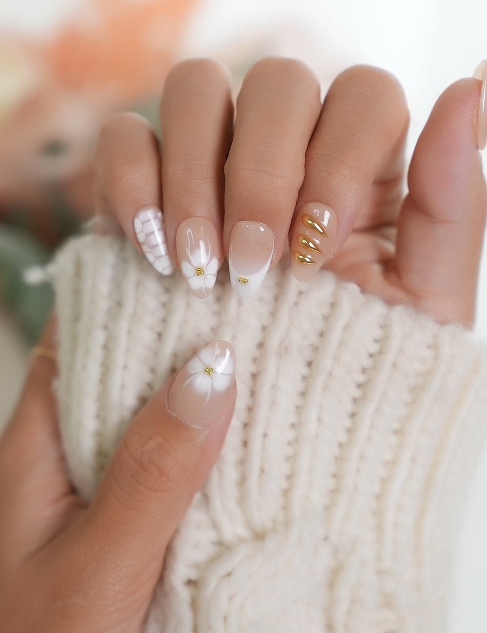 Luxe White 3D Floral 4040