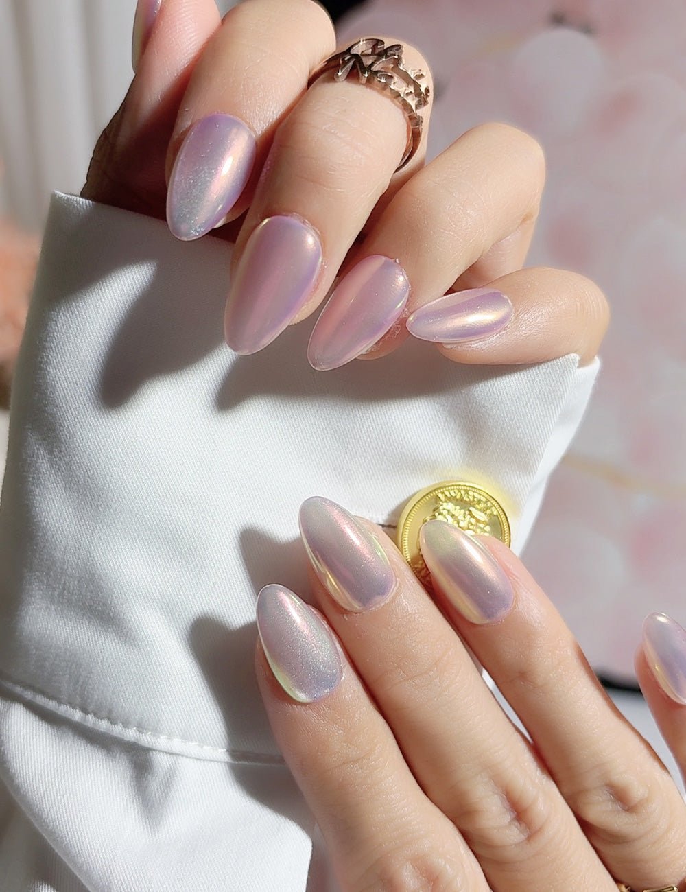 Pearl Glow Iridescent Press-On Nails – Almond Set