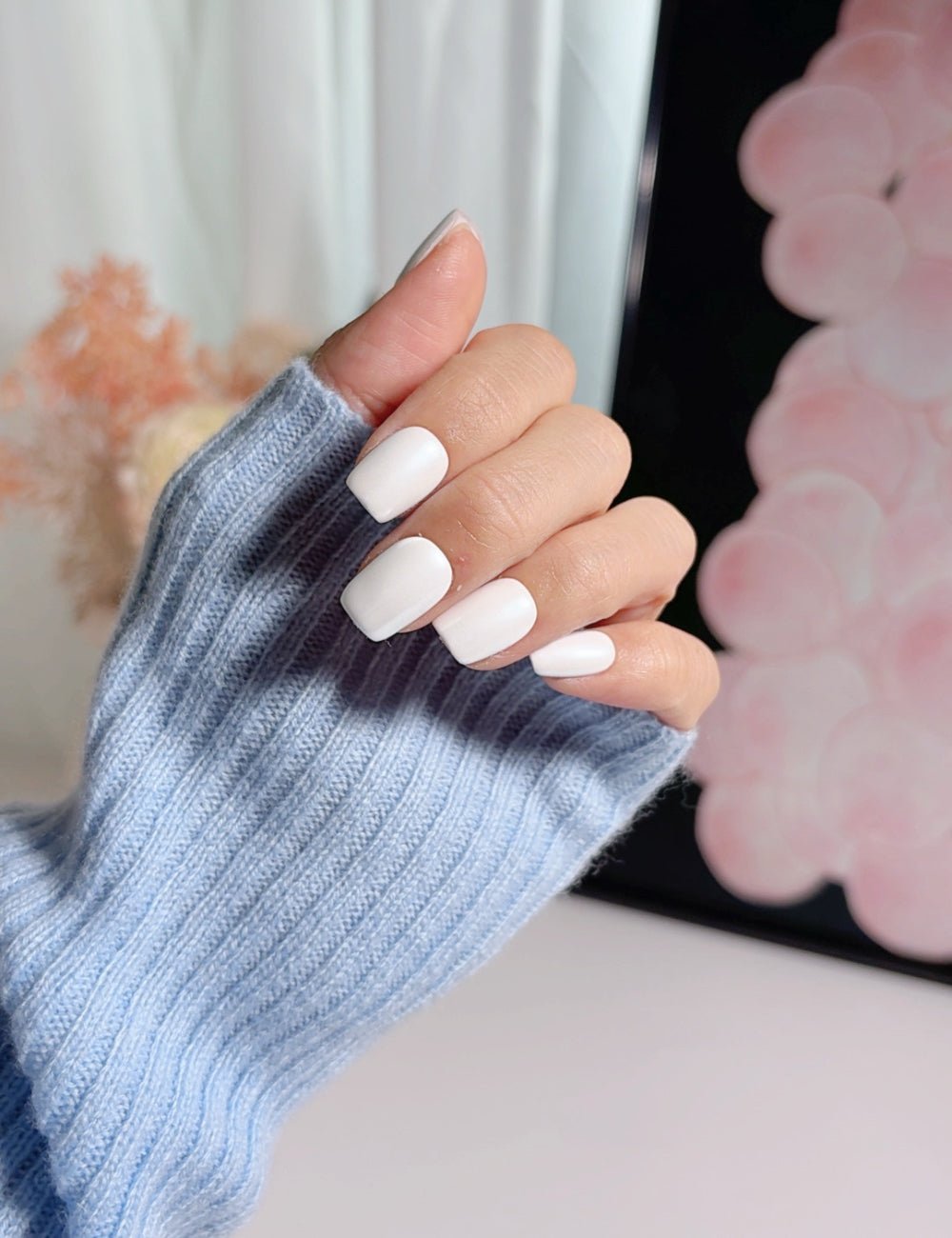 Short Square White Press-On Nails – Glossy Minimalist Everyday Nails