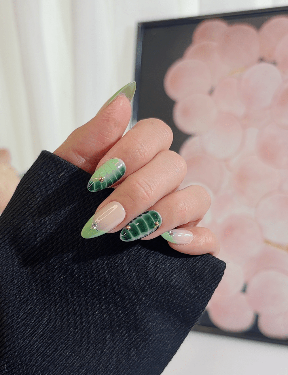 Green Leaf Gradient Press-On Nails | Medium Almond Reusable