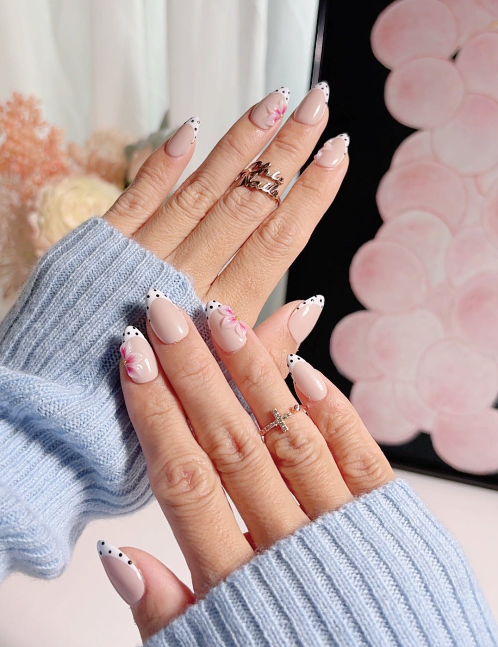 Short Almond French Tip Press-On Nails – Nude Pink Floral Minimalist Nails