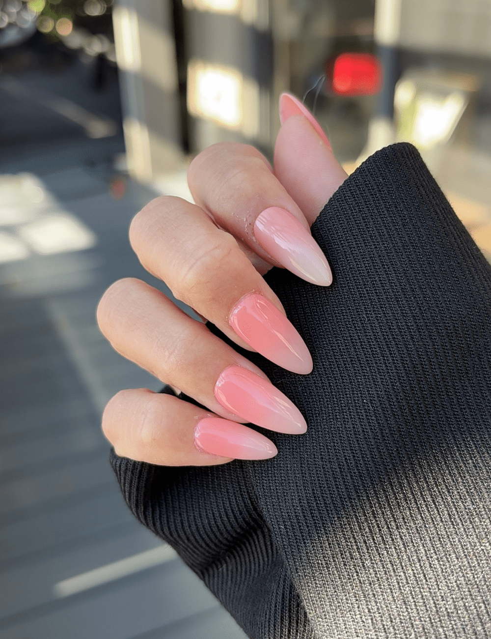 Medium Nude Pink Ombré Press-On Nails – Glossy Almond Jelly Look