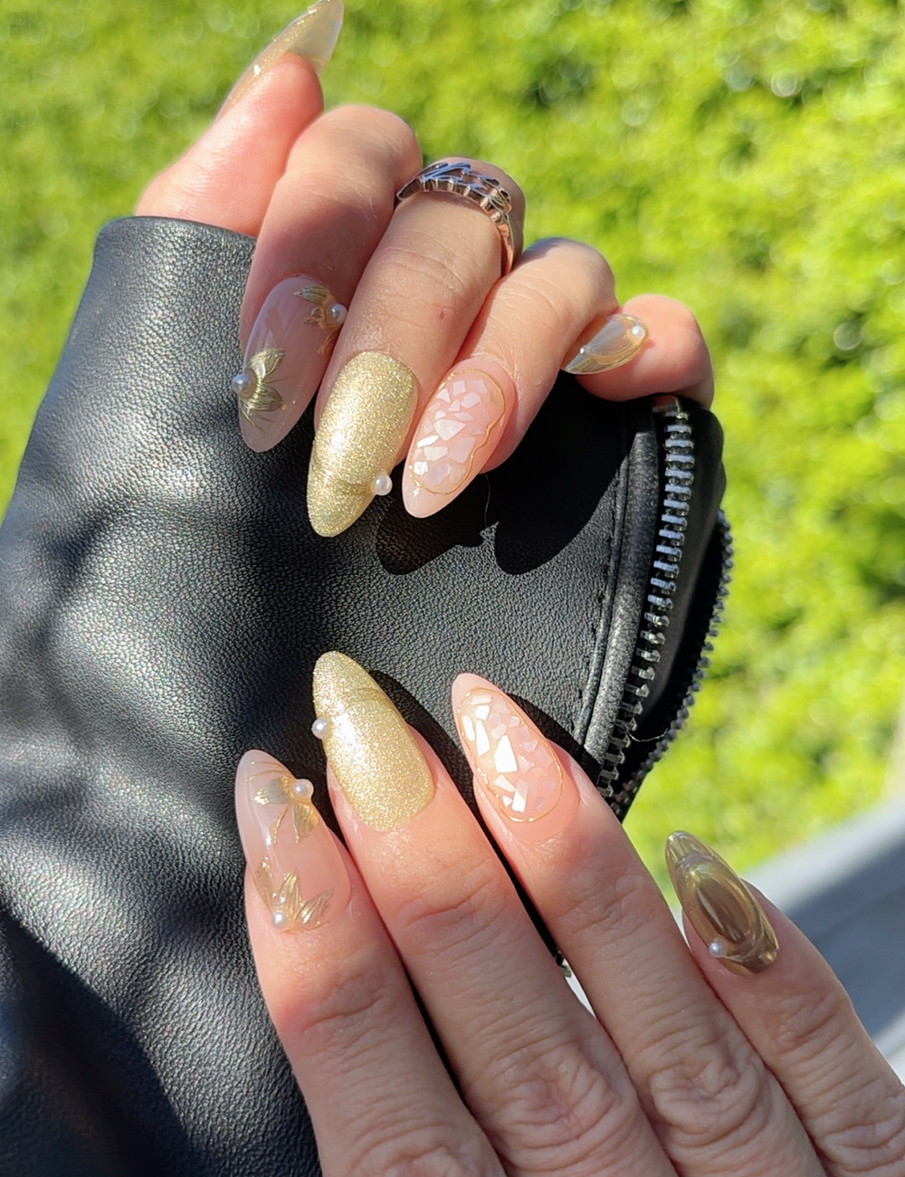 Golden Aura – Luxury Gold Glitter Medium Almond Press-On Nails