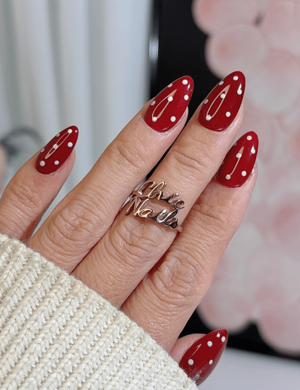 Red Polka Dot Press-On Nails – Vintage Pin-Up Style | CHICNAILS