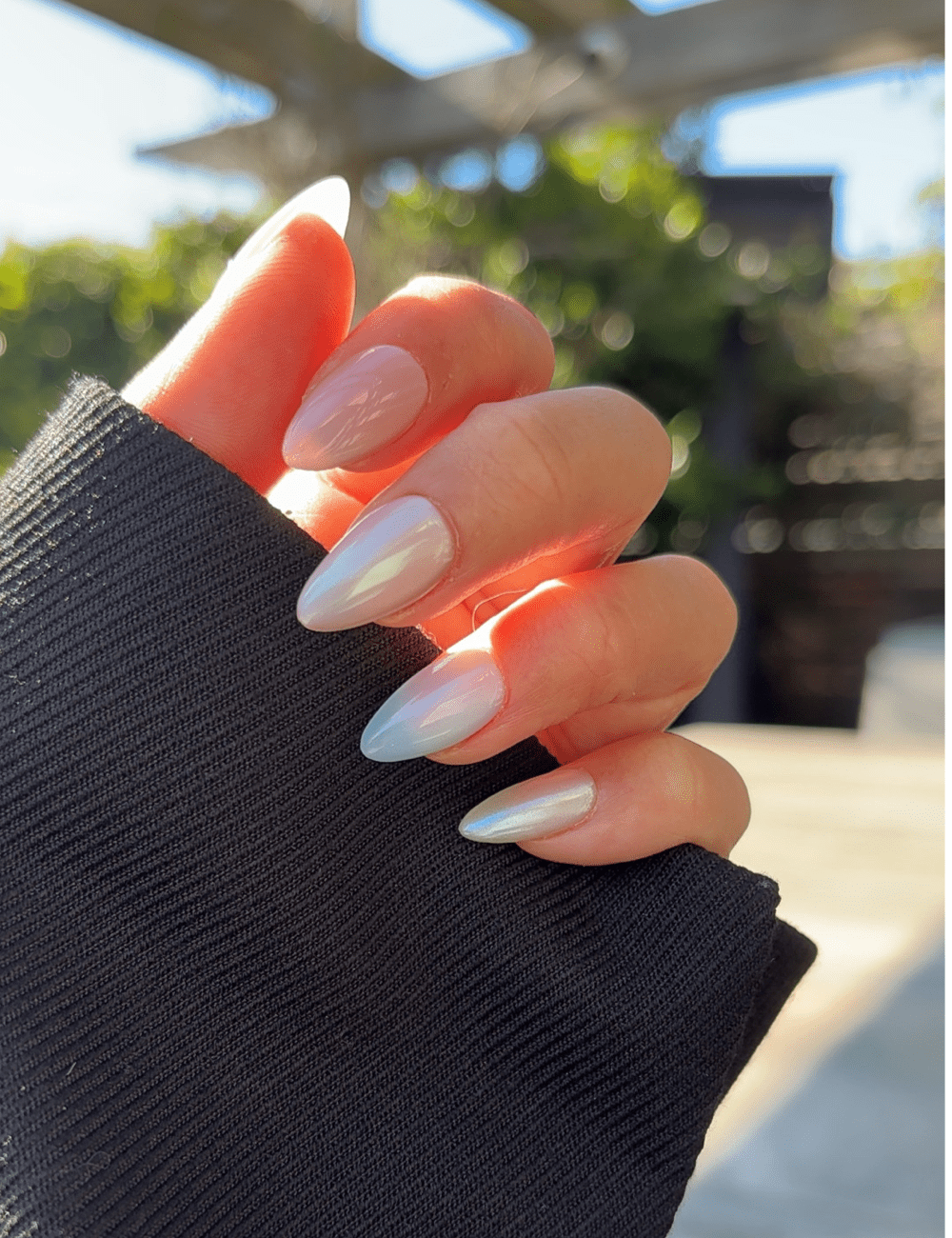 Short Iridescent Chrome Press-On Nails – Pink & Blue Aurora Glow