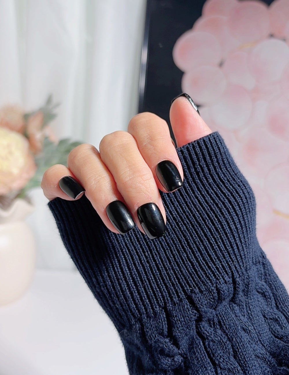 Classic Black Extra Short Square Nails