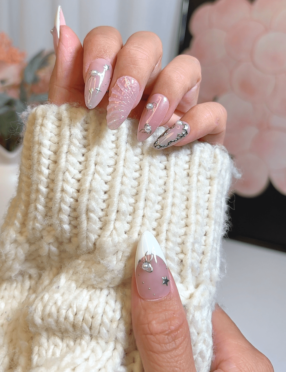 Galaxy Pearl & Shell Glow – Medium Almond