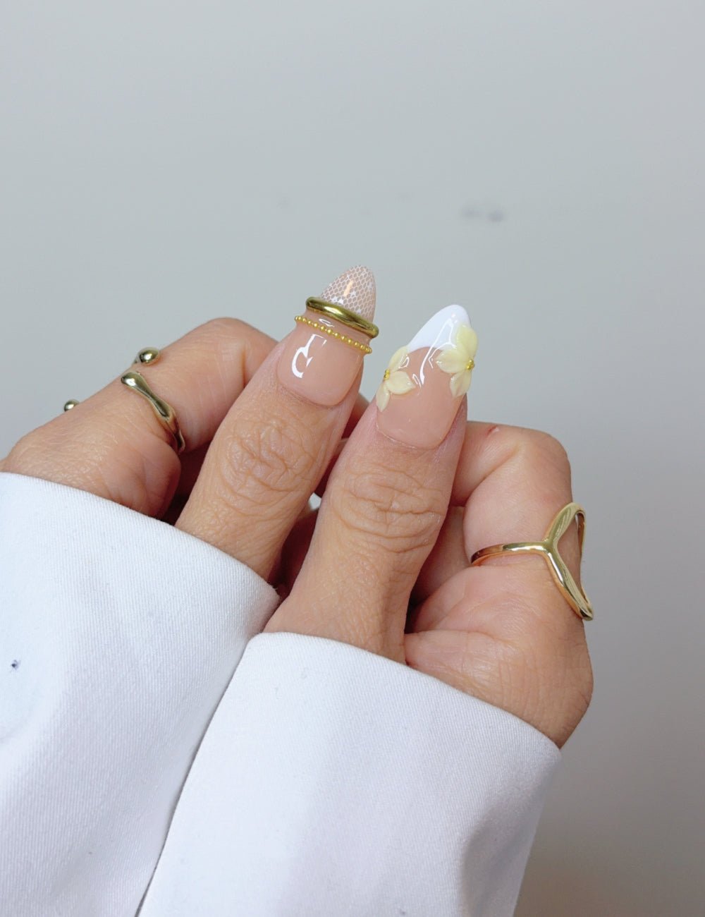 Handmade Ivory 3D Daisy French Tip Press-On Nails – Medium Almond