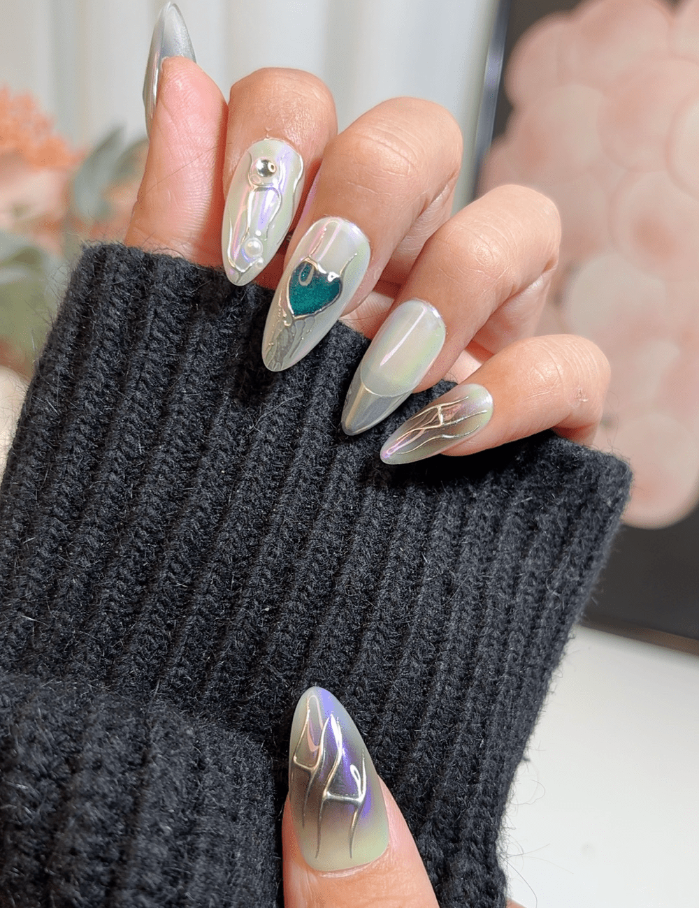 Chrome Heart Aura Nails – Medium Almond