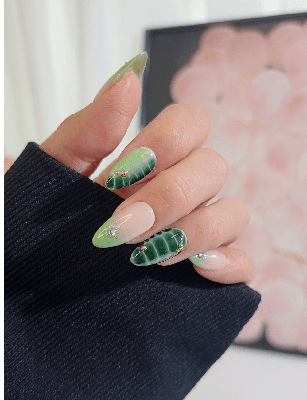 Green Leaf Gradient Press-On Nails | Medium Almond Reusable