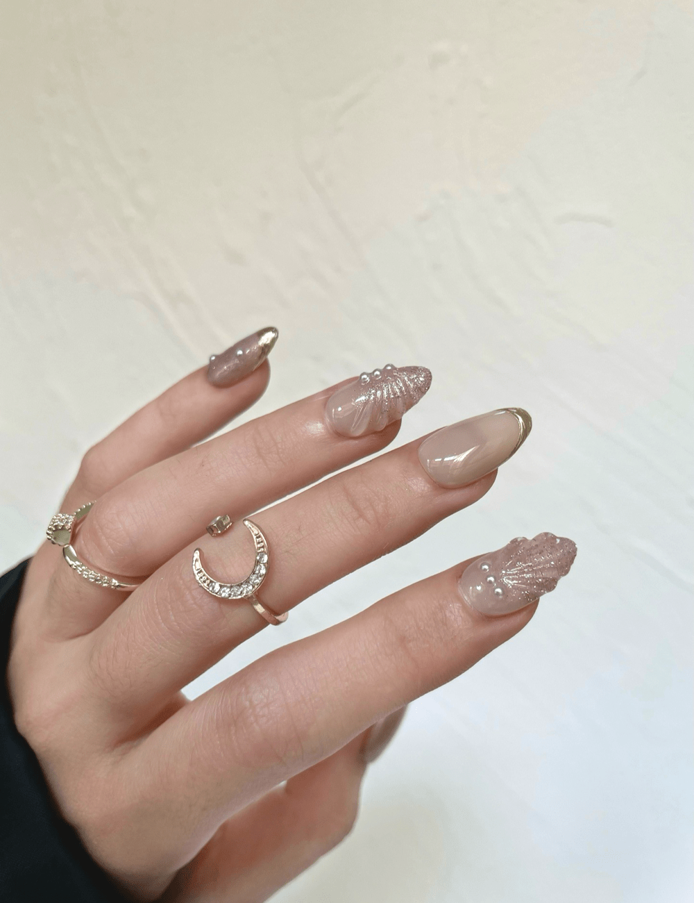 Golden Blush – 3D Pink & Gold Press-On Nails with Pearls | Fall Nail Trends 2025