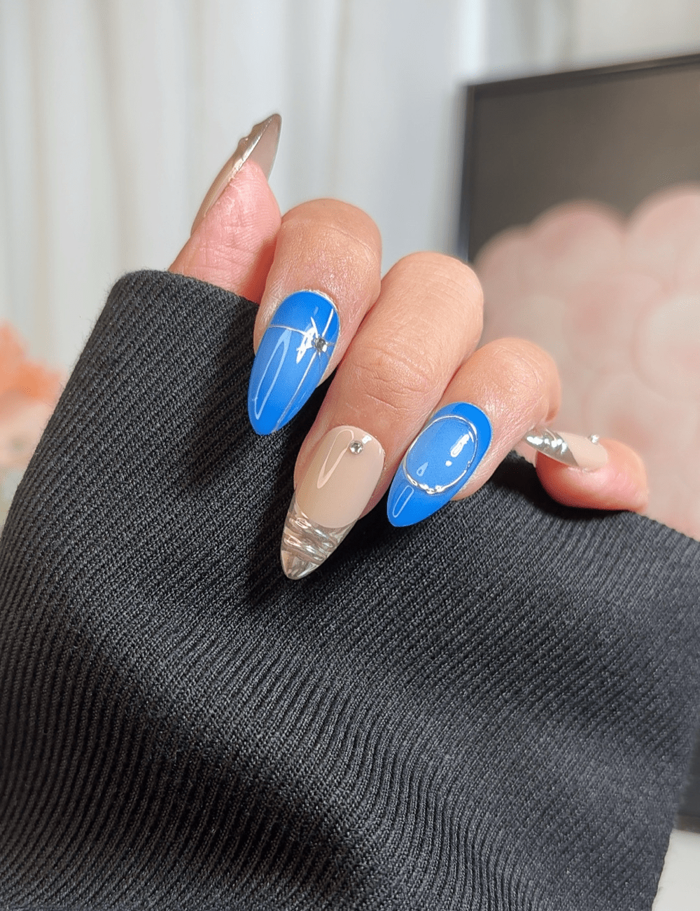 Electric Edge – Medium Almond