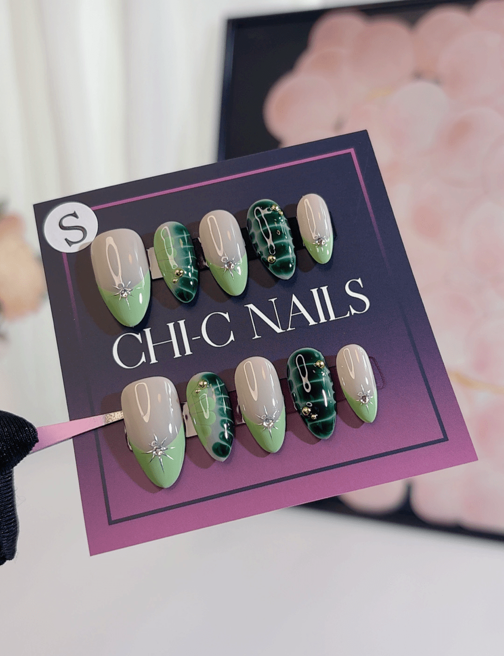 Green Leaf Gradient Press-On Nails | Medium Almond Reusable