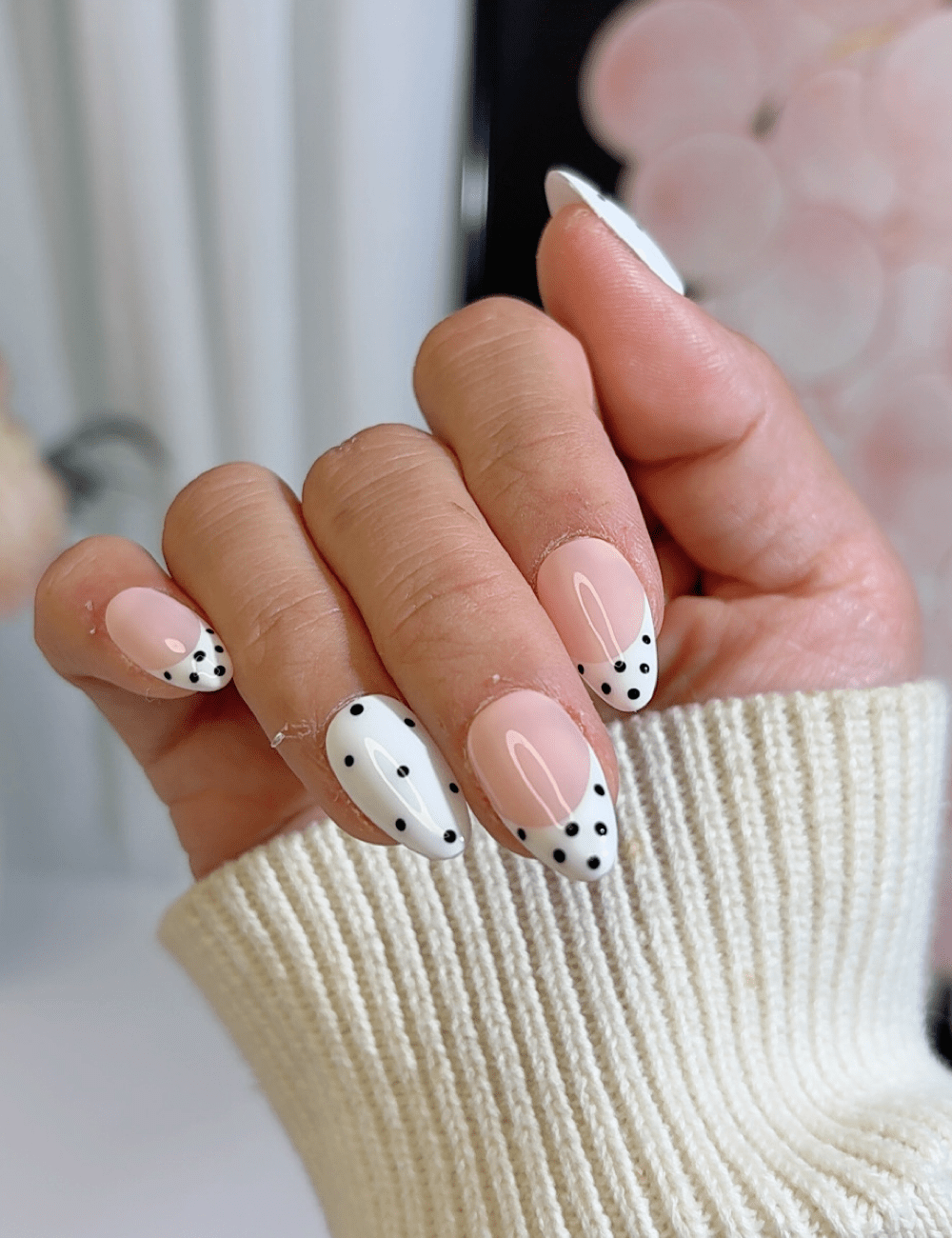 Black & White Polka Dot French Press-On Nails – Classic Chic | CHICNAILS