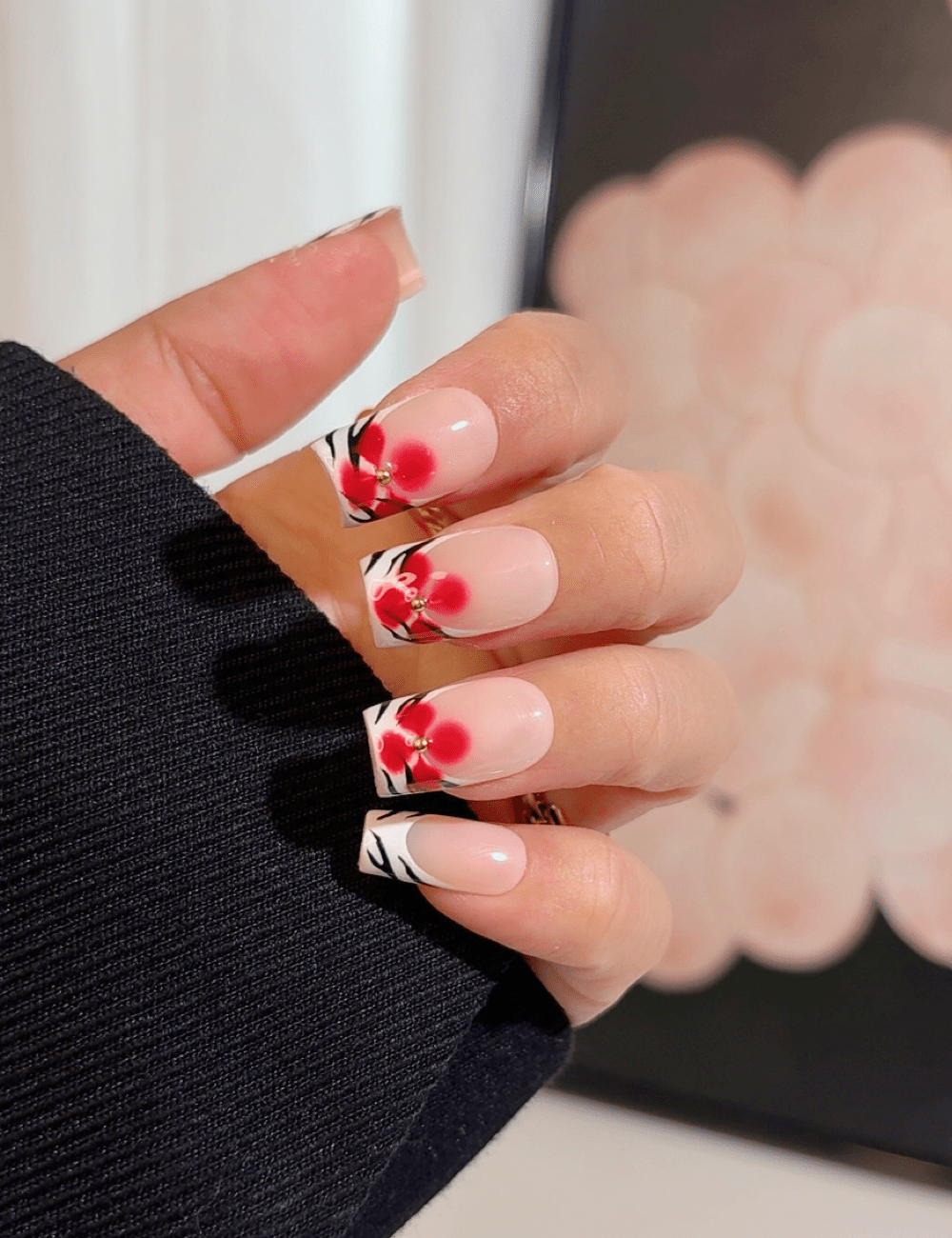 Red Floral Zebra Press-On Nails – Middle Square Bold Flower Tip Design