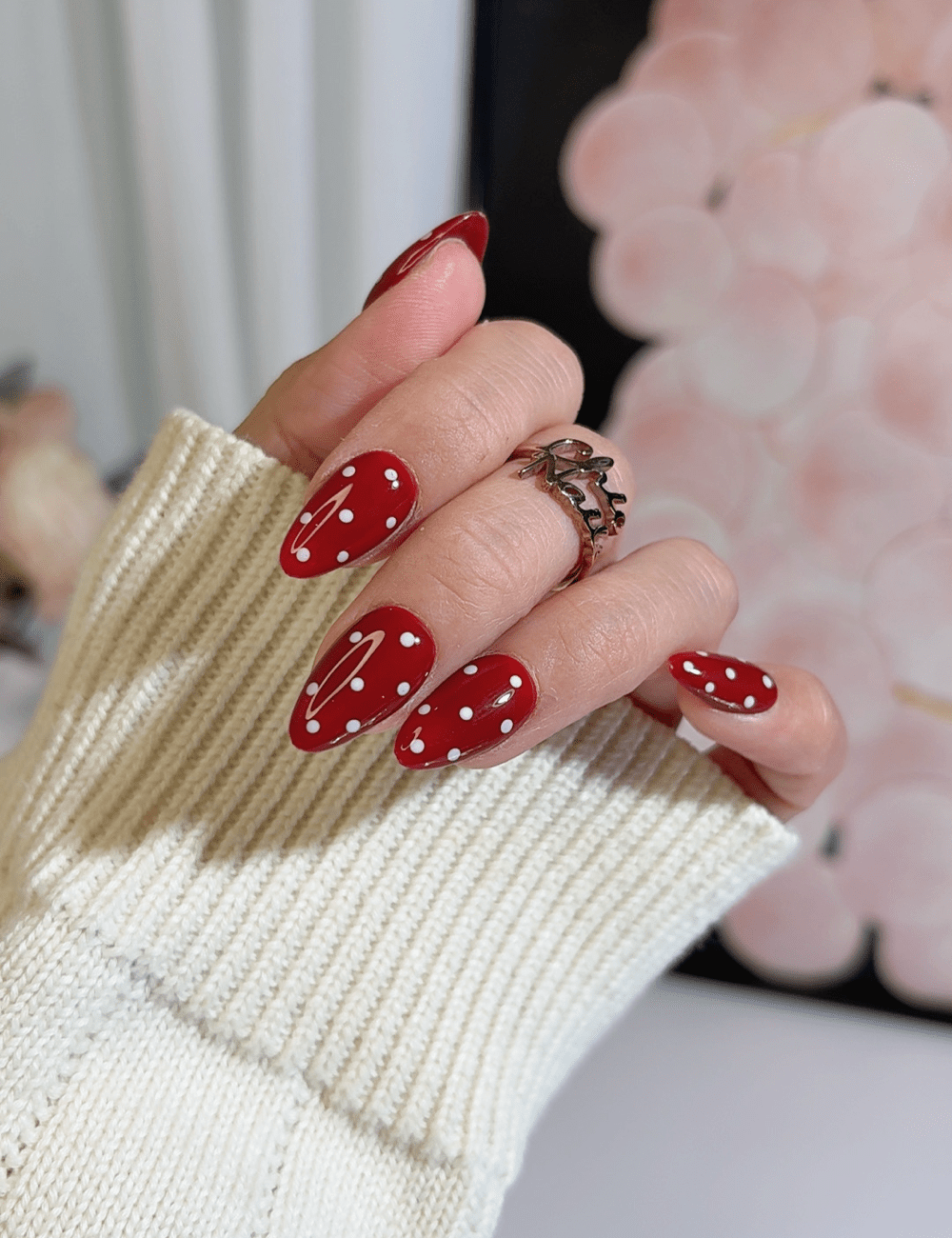 Red Polka Dot Press-On Nails – Vintage Pin-Up Style | CHICNAILS