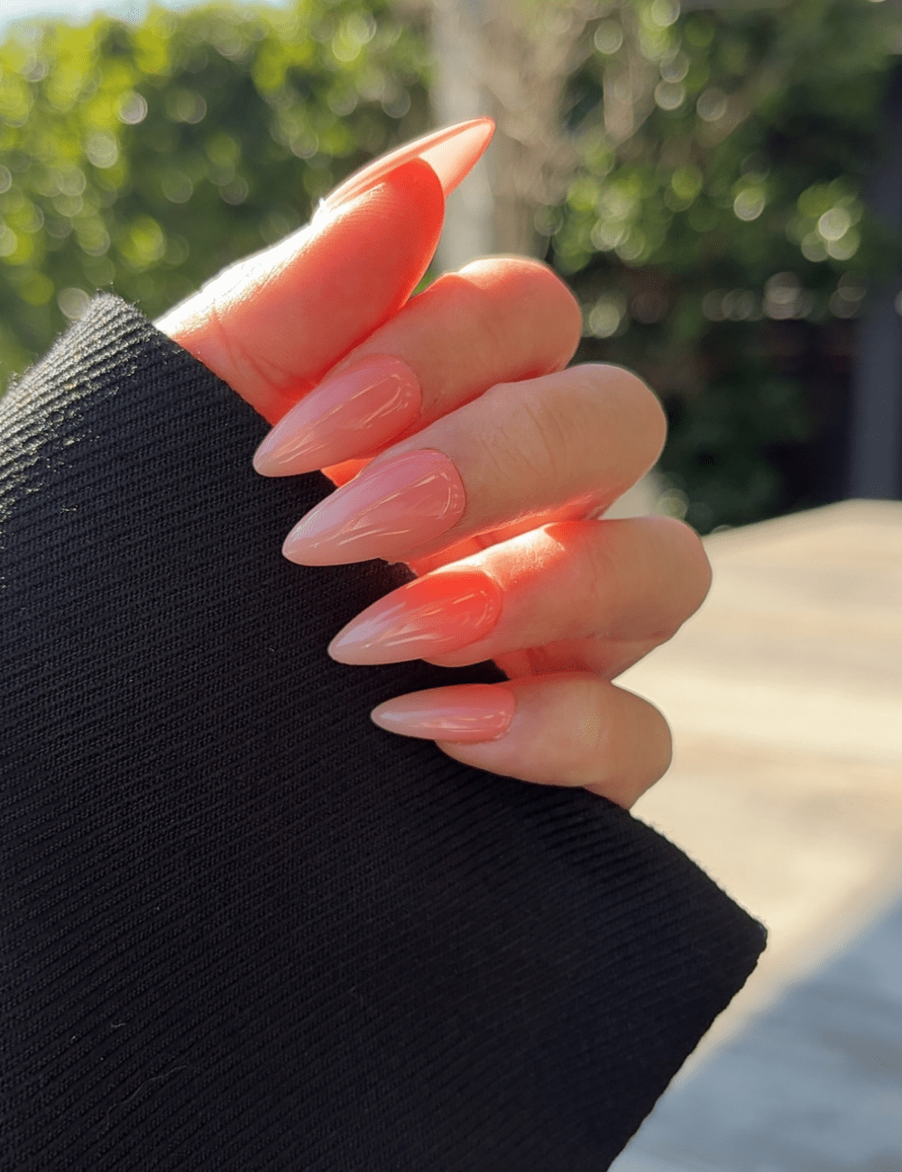 Medium Nude Pink Ombré Press-On Nails – Glossy Almond Jelly Look