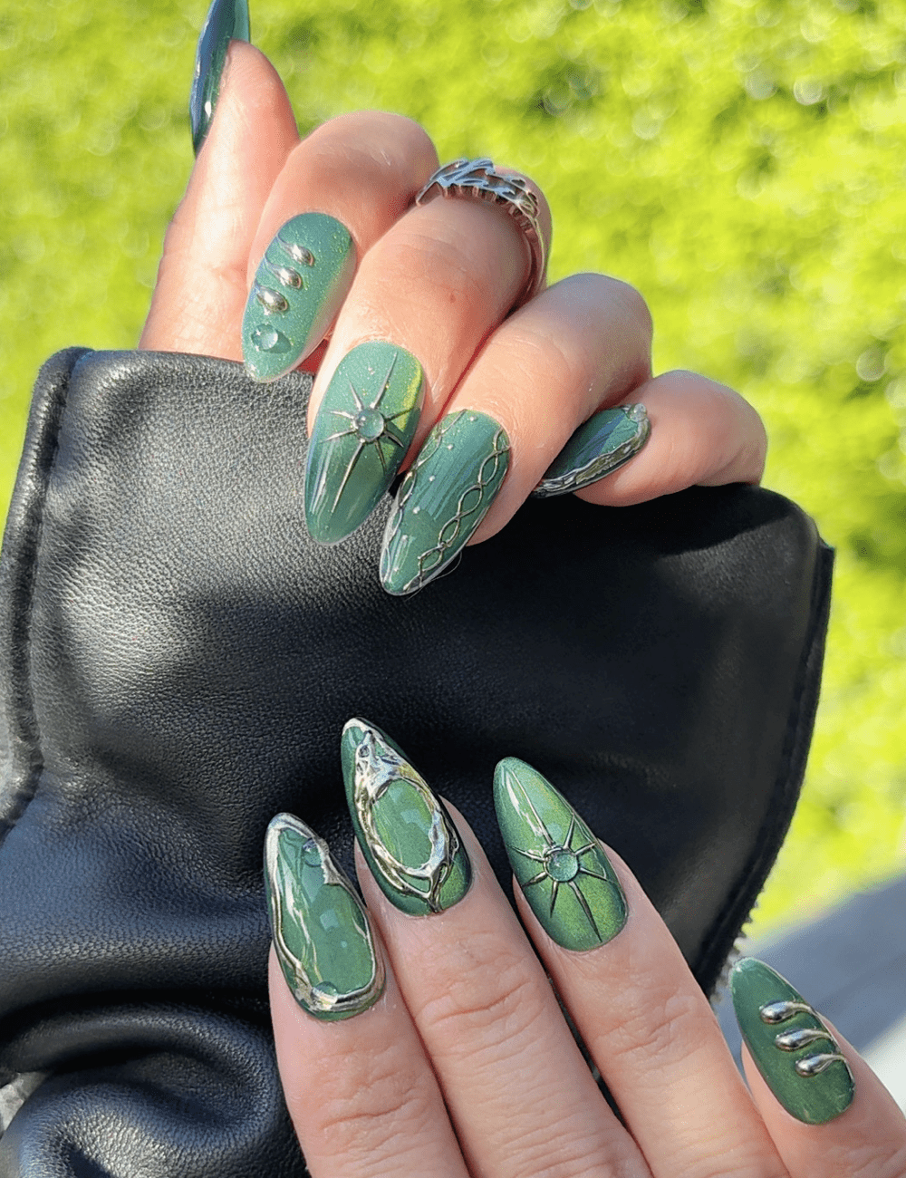 Emerald Edge – Metallic Green Medium Almond Press-On Nails