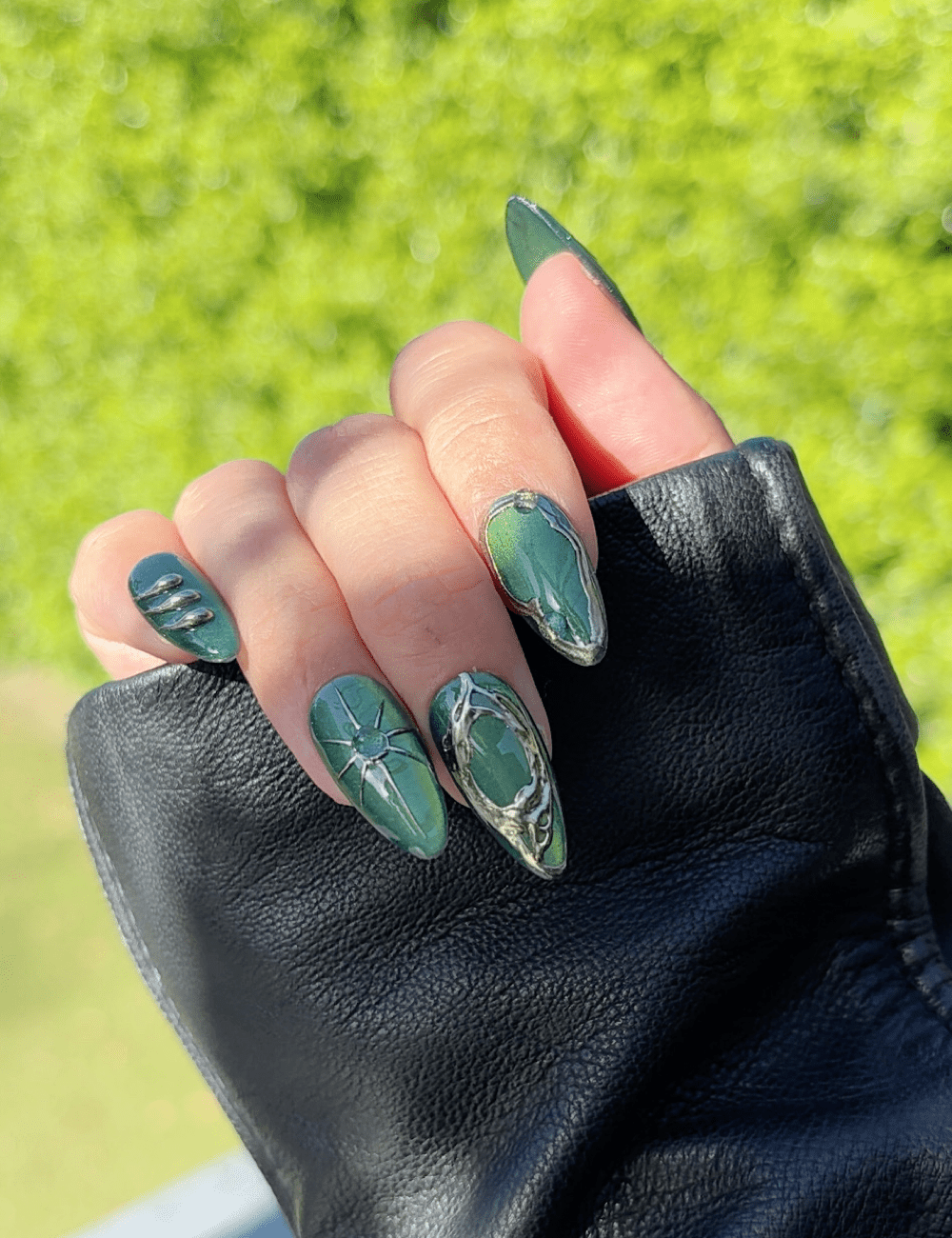 Emerald Edge – Metallic Green Medium Almond Press-On Nails