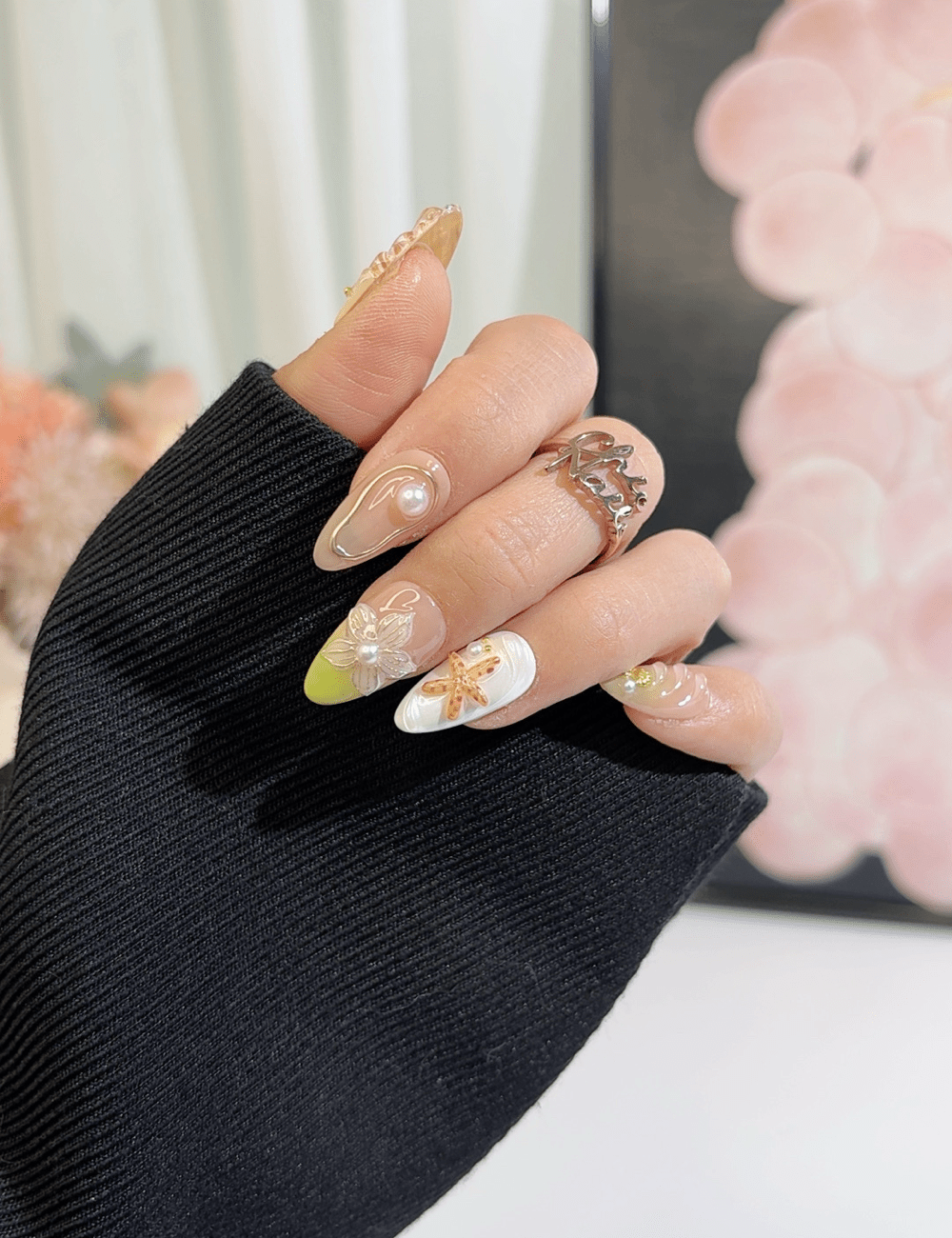 Seashell & Starfish Pearl Press-On Nails – Medium Almond