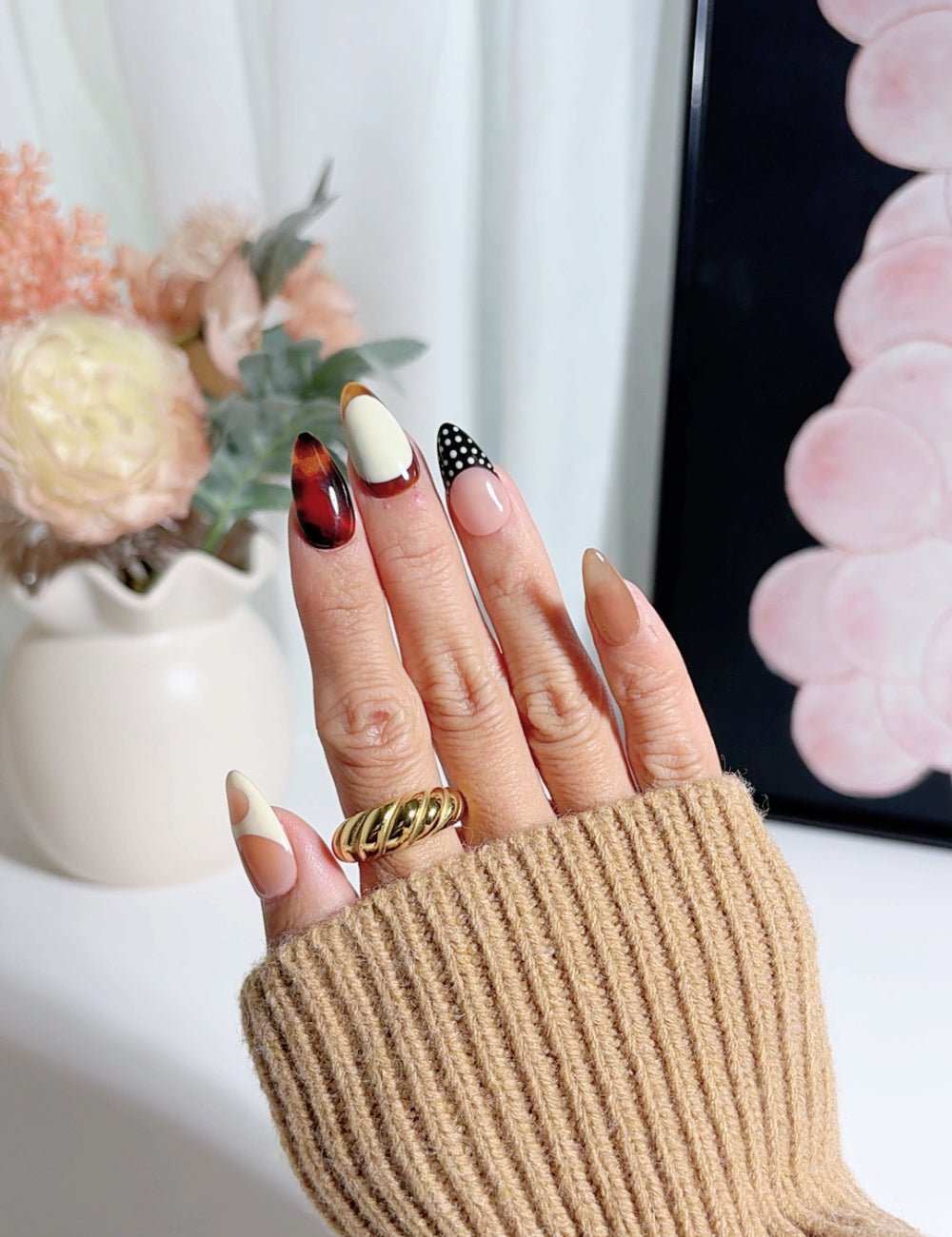 Tortoiseshell & Monochrome Medium Almond Nails