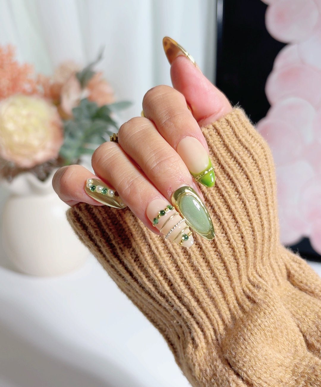 Green French Gold Almond Press-On Nails Set