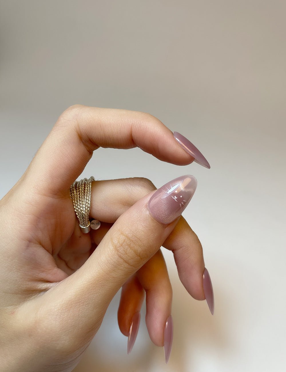 Soft Kitty Short Almond Press-On Nails – Pink Cat Eye Design